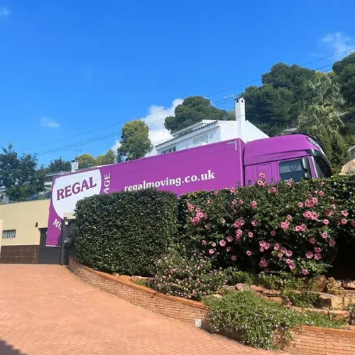 Moving House to France, Handled End to End